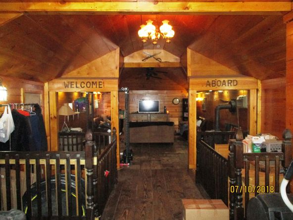 910 Washington St, Newell, WV 26050